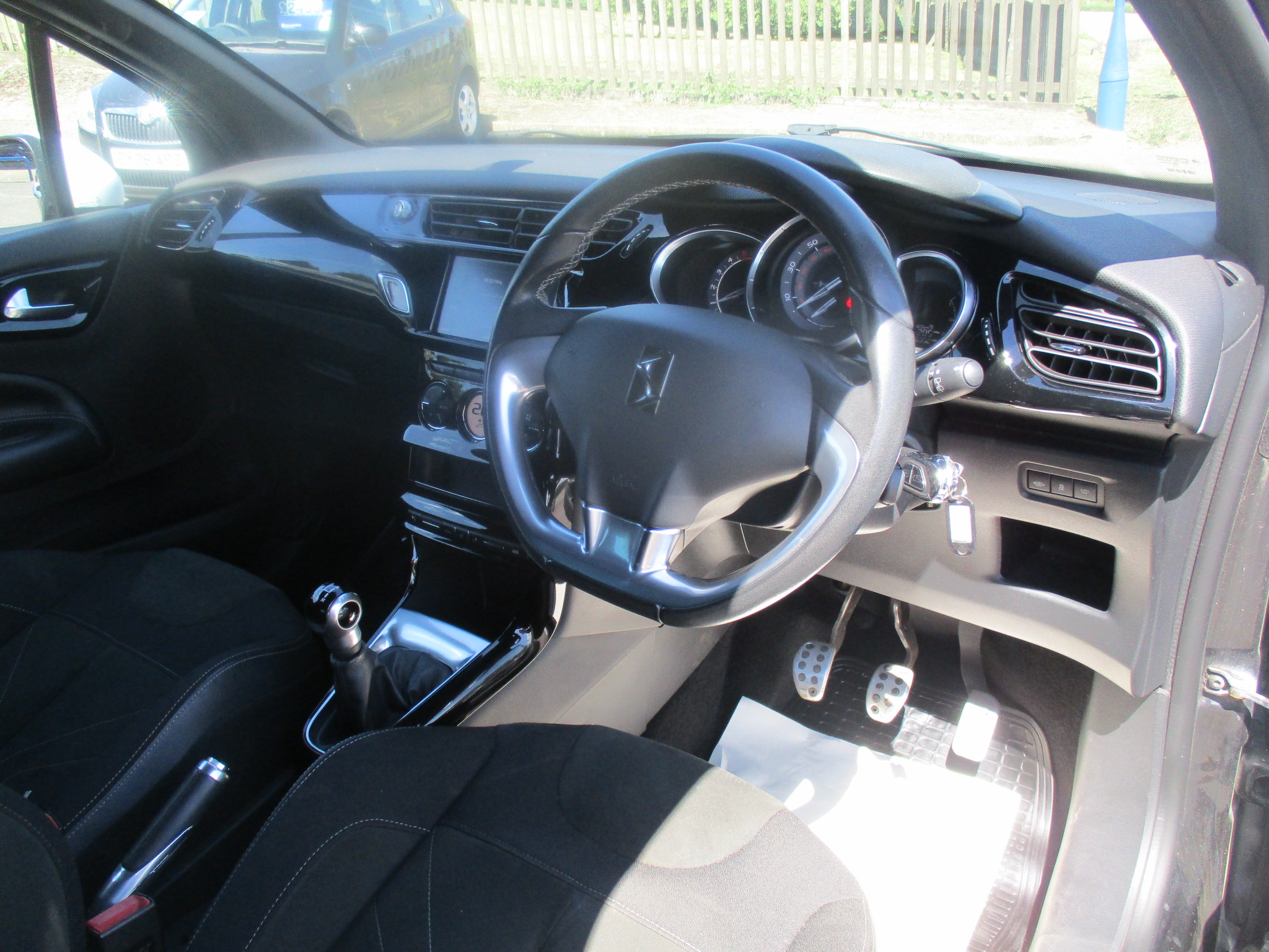 DS DS 3 1.6 HDI ELEGANCE (TURBO DIESEL) EURO 6 2016